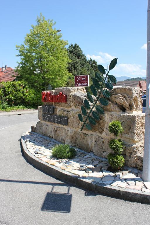 Hotel Acacia Marly-le-Grand Exterior photo